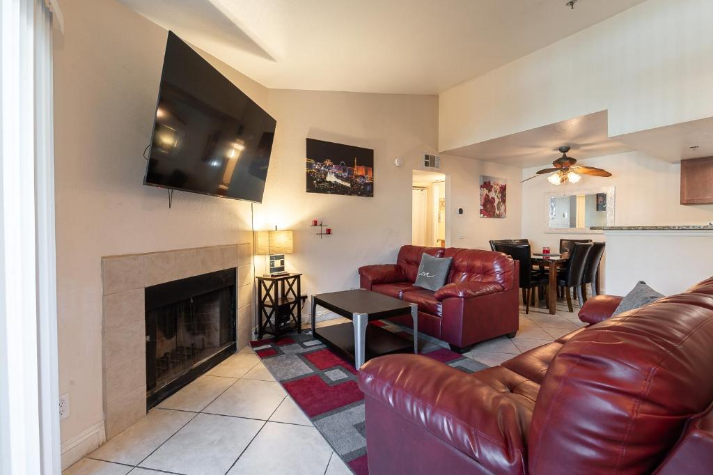 Stylish, Cozy 2BR,2BA Condo near Rio, Vegas Luxury