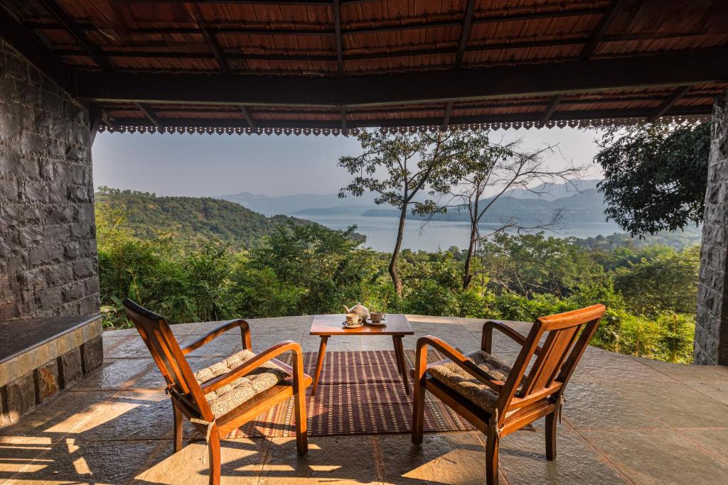 SaffronStays Sunkissed - 2 Bedroom Pet-friendly Infinity Pool Villa in Mulshi